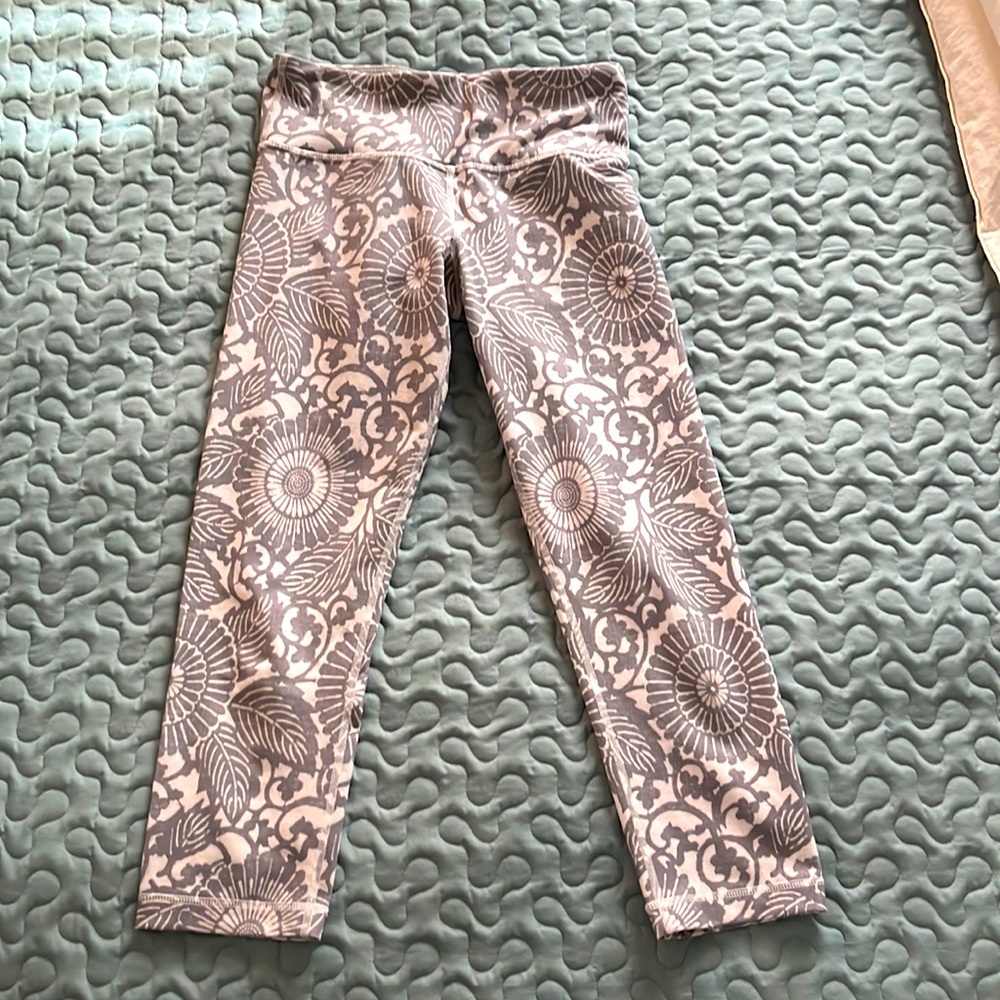 Lululemon capris
